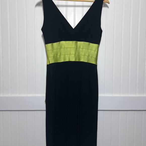 Kay Unger NY Black V-Neck Midi Sheath Sleeveless Cocktail Dress Green Satin Sash - Picture 4 of 12